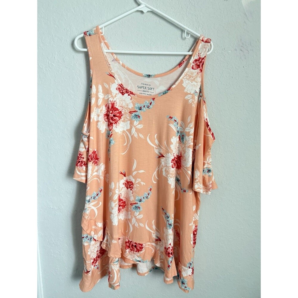 Torrid 3X Super Soft Scoop Neck Cold Shoulder Top Peach Ruffles Floral NWT